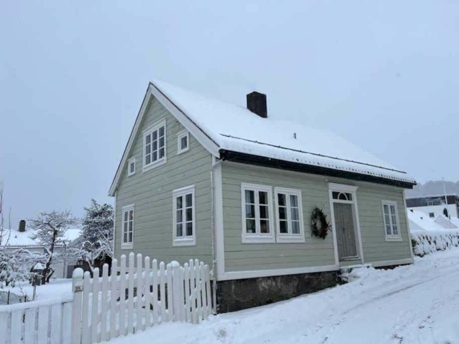 Elins Gjestehus เอเกอร์ชุนด์ ภายนอก รูปภาพ